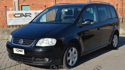 Nero Usata 2004 VW Touran Highline Monovolume | 3490 € (Buon prezzo)