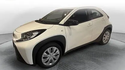 Usata Toyota Aygo X Active 72 CV (52 kW) 2025 Bianco SUV
