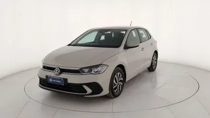 Usata VW Polo Life 95 CV (69 kW) 2023 Grigio Utilitaria