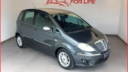 Usata Lancia Musa 121 CV (88 kW) 2008 Grigio scuro Monovolume