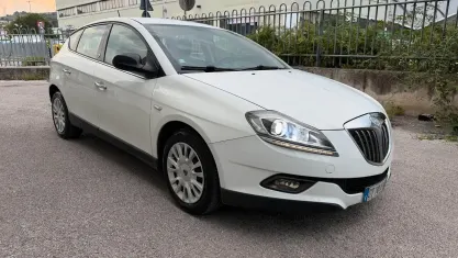 Usata Lancia Delta 120 CV (88 kW) 2008 Bianco Utilitaria
