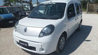 Usata 2020 Renault Kangoo Tre volumi | 6000 € (Ottimo prezzo)