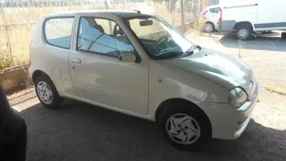 Usata Fiat 600 54 CV (39 kW) 2006 Beige Utilitaria