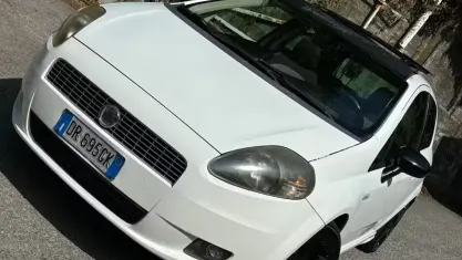 Usata Fiat Grande Punto Dynamic 65 CV (47 kW) 2008 Bianco Utilitaria
