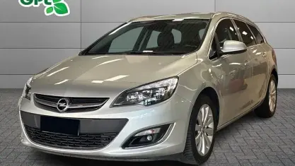 Usata Opel Astra Cosmo 140 CV (102 kW) 2014 Grigio Station wagon