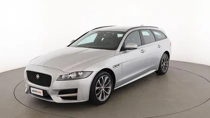 Käytetty Jaguar XF R-Sport 180 HP (132 kW) 2018 Hopea