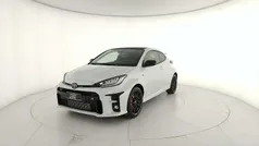 Bianco Nuova 2024 Toyota Yaris Edition Tre volumi | 42.900 € (Super prezzo)