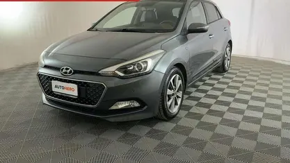 Grigio Usata 2016 Hyundai i20 Style Tre volumi | 8899 € (Buon prezzo)