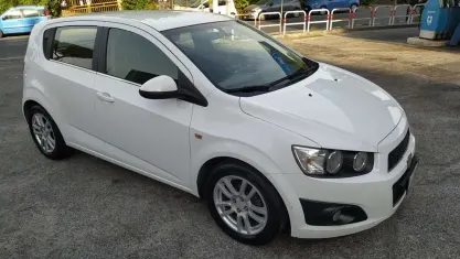 Usata Chevrolet Aveo LT 86 CV (63 kW) 2012 Bianco Berlina