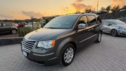 Usata Chrysler Voyager Limited 163 CV (119 kW) 2010 Grigio Monovolume