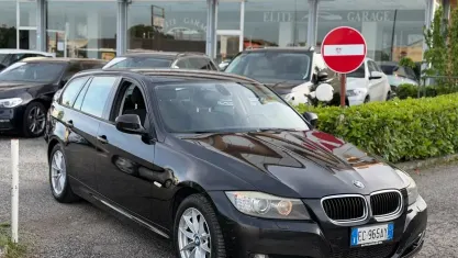 Usata BMW 318 143 CV (105 kW) 2010 Nero Berlina