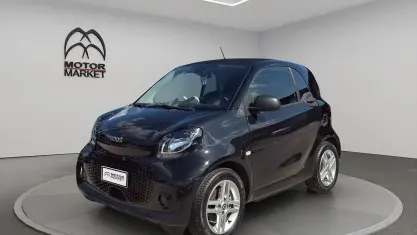Usata Smart ForTwo Electric Drive Pure 60 kW (82 CV) 2021 Nero Berlina