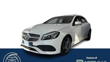 Usata Mercedes A180 Premium 108 CV (79 kW) 2018 Bianco Berlina