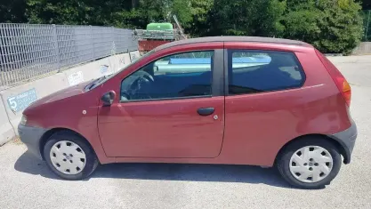 Usata Fiat Punto S 60 CV (44 kW) 2000 Rosso Utilitaria