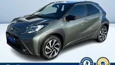 Verde metallizzato Usata 2023 Toyota Aygo X Trend SUV | 15.600 € (Buon prezzo)