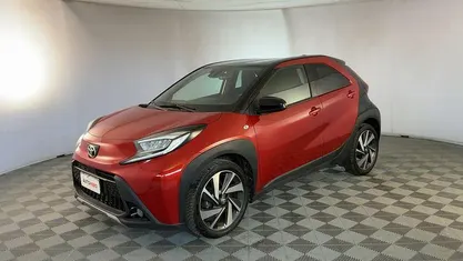 Usata Toyota Aygo X Lounge 72 CV (52 kW) 2022 Rosso SUV