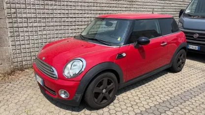 Usata Mini ONE 75 CV (55 kW) 2011 Rosso Utilitaria