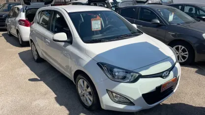 Usata Hyundai i20 75 CV (55 kW) 2012 Bianco Utilitaria