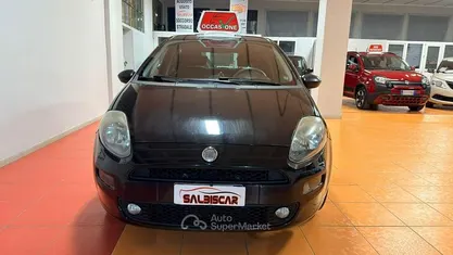 Usata 2014 Fiat Punto Lounge Tre volumi | 3900 € (Buon prezzo)