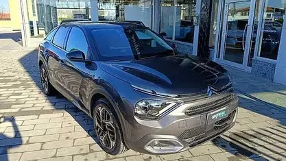 Usata 2023 Citroën C4 Shine Tre volumi | 20.950 € (Buon prezzo)