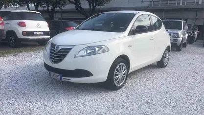 Usata Lancia Ypsilon 69 CV (50 kW) 2013 Utilitaria