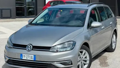 Usata VW Golf VII Executive 116 CV (85 kW) 2018 Grigio Station wagon
