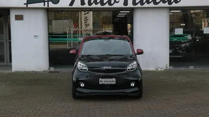 Usata Smart ForTwo Electric Drive 60 kW (82 CV) 2023 Nero Cabrio