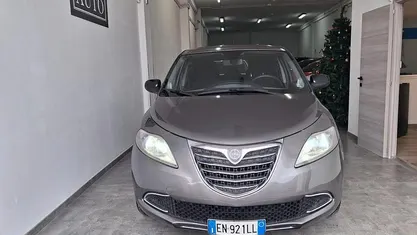 Usata Lancia Ypsilon Platinum 69 CV (50 kW) 2012 Grigio Utilitaria