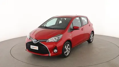 Usata Toyota Yaris Hybrid Active 101 CV (74 kW) 2016 Rosso
