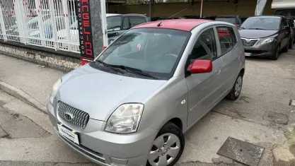 Usata Kia Picanto 65 CV (47 kW) 2006 Grigio Utilitaria