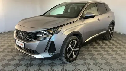Usata Peugeot 3008 Allure 131 CV (96 kW) 2021 Argento SUV