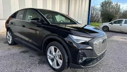 Usata 2023 Audi Q4 e-tron Advanced SUV | 9900 €