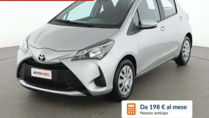Usata Toyota Yaris Cool 72 CV (52 kW) 2020 Argento Utilitaria