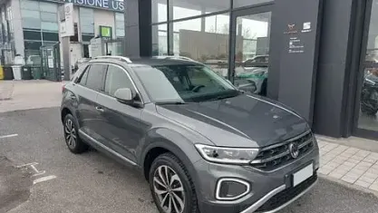 Usata VW T-Roc Style 110 CV (80 kW) 2023 Grigio scuro SUV