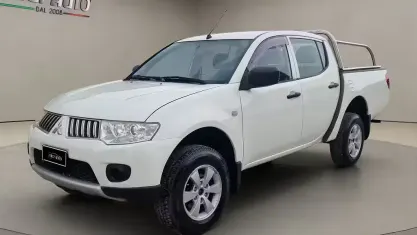Usata Mitsubishi L200 Intense 136 CV (100 kW) 2011 Bianco Pick-up