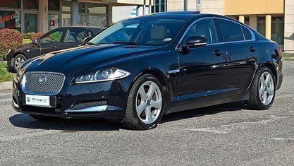 Usata Jaguar XF Luxury 275 CV (202 kW) 2012 Nero Berlina