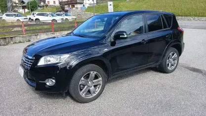 Usata Toyota RAV4 Executive 150 CV (110 kW) 2010 Nero SUV