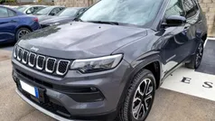 Grigio Usata 2023 Jeep Compass Limited SUV | 28.500 € (Buon prezzo)