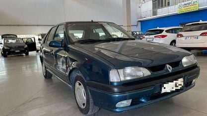 Brugt Renault 19 80 HK (58 kW) 1993 Blå Sedan