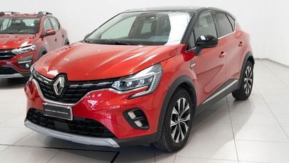Käytetty Renault Captur Techno 94 HP (69 kW) 2023 Punainen Katumaasturi