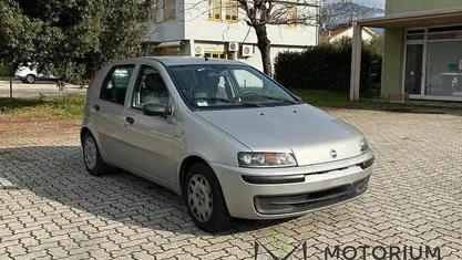 Usata Fiat Punto Feel 60 CV (44 kW) 2002 Berlina