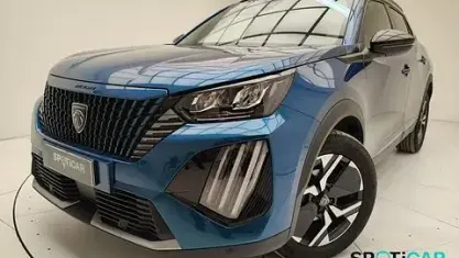 Usata Peugeot 2008 Allure 101 CV (74 kW) 2025 Blu SUV