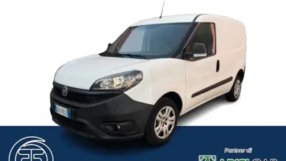 Usata Fiat Doblò Lounge 95 CV (69 kW) 2020 Bianco Monovolume