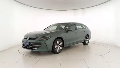 Usata 2024 VW Passat Business Station wagon | 32.400 €