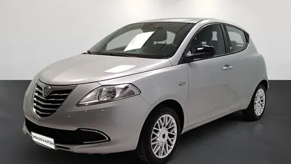 Usata Lancia Ypsilon Silver 69 CV (50 kW) 2014 Grigio Utilitaria