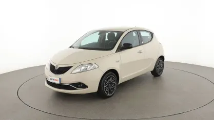 Usata Lancia Ypsilon Gold 70 CV (51 kW) 2015 Beige Utilitaria