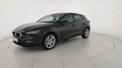 Usado Seat Leon Style 116 CV (85 kW) 2025 Negro Berlina