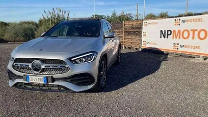 Usata Mercedes GLA200 Premium 150 CV (110 kW) 2021 Argento SUV