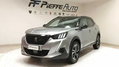 Usata Peugeot 2008 GT 131 CV (96 kW) 2023 Grigio SUV