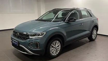 Usata VW T-Roc Life 116 CV (85 kW) 2025 Blu SUV